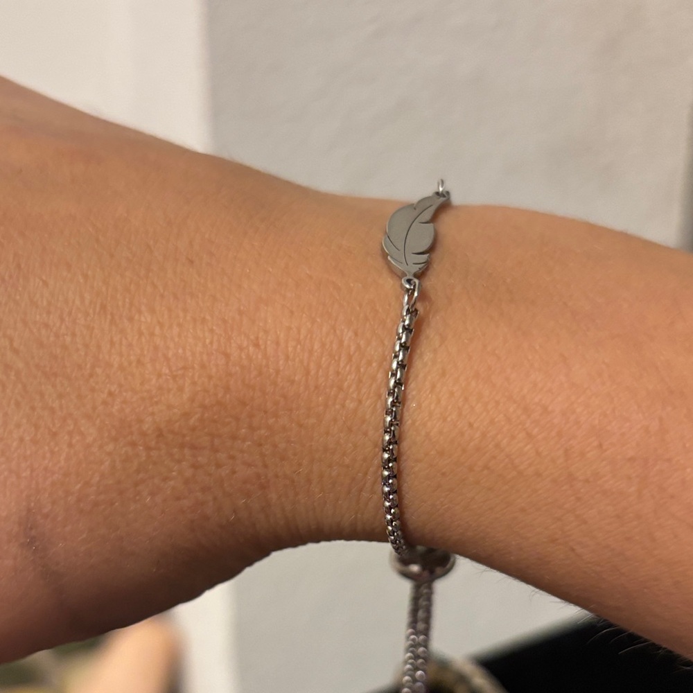 Silver Feather Bracelet- adjustsble NWOT - Picture 3 of 3